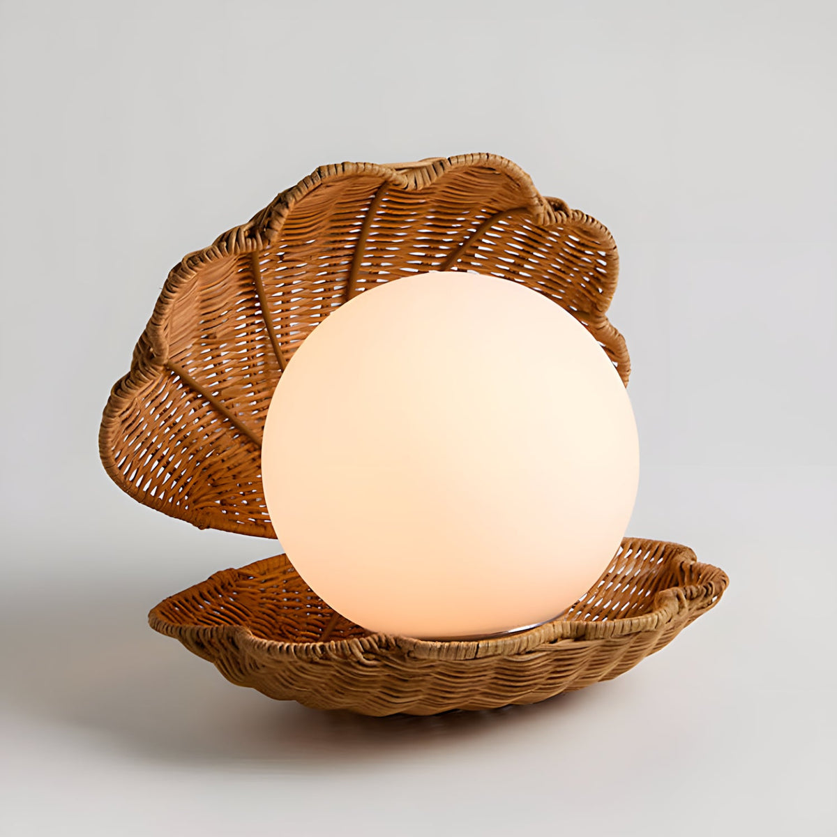 Iris Clam Shell Table Lamp Coastal Seashell Bedside Light