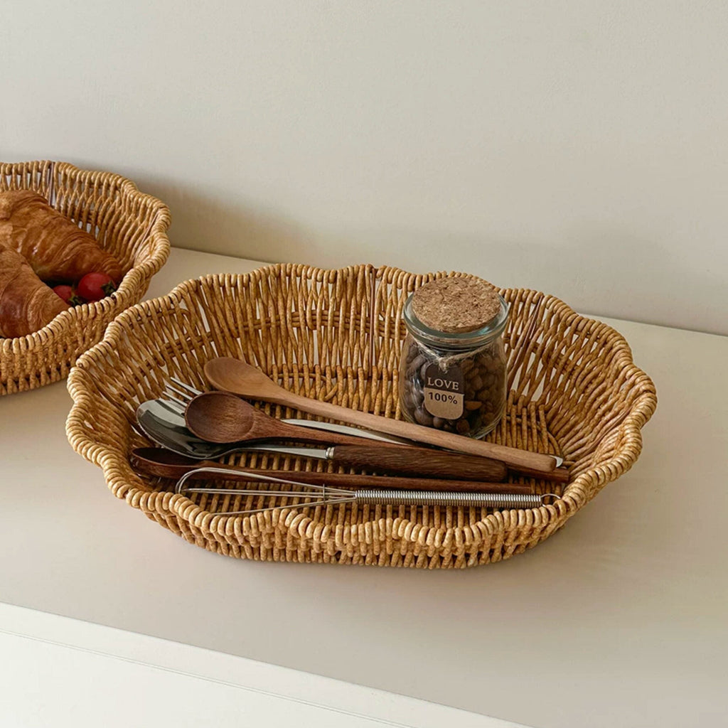 2 PCS Hand-Woven Wicker Bread Basket Scalloped Rattan Tray