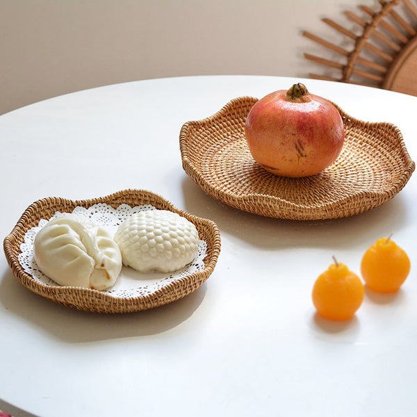 2 PCS Fruit Bowls Scalloped Edge Serving Plates Multi-Purpose Snack Tray
