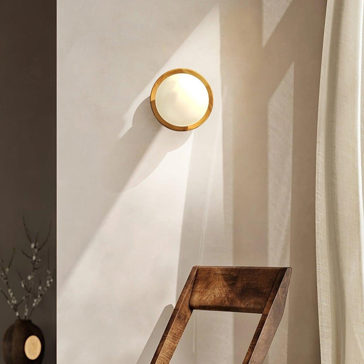 Tablet Wood & Globe Wall Lamp Modern Wooden Wall Sconce Main image